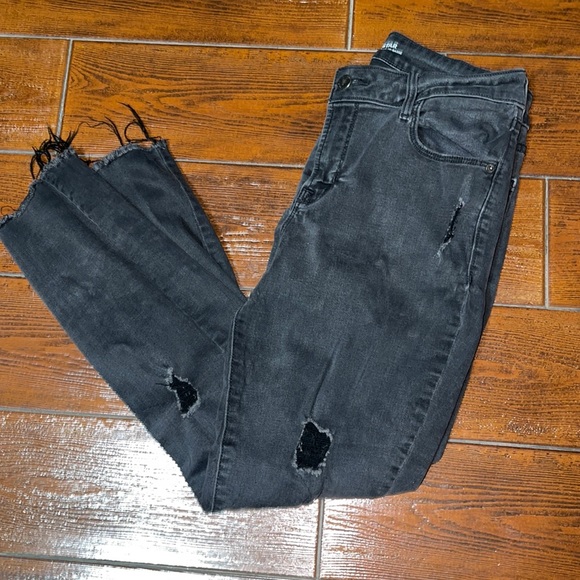 Old Navy Mid-Rise Rockstar Jeans - Picture 5 of 6